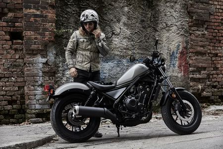 2017-honda-rebel-300-500-review-specs-motorcycle-cruiser-bike-cbr-5.jpg